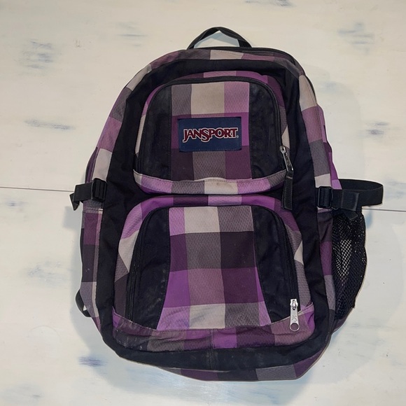 dark grey jansport backpack with pink plaid pockets SuperBreak Plus making this pack as functional as it is far out. Vintage Jansport Womans Girls Backpack